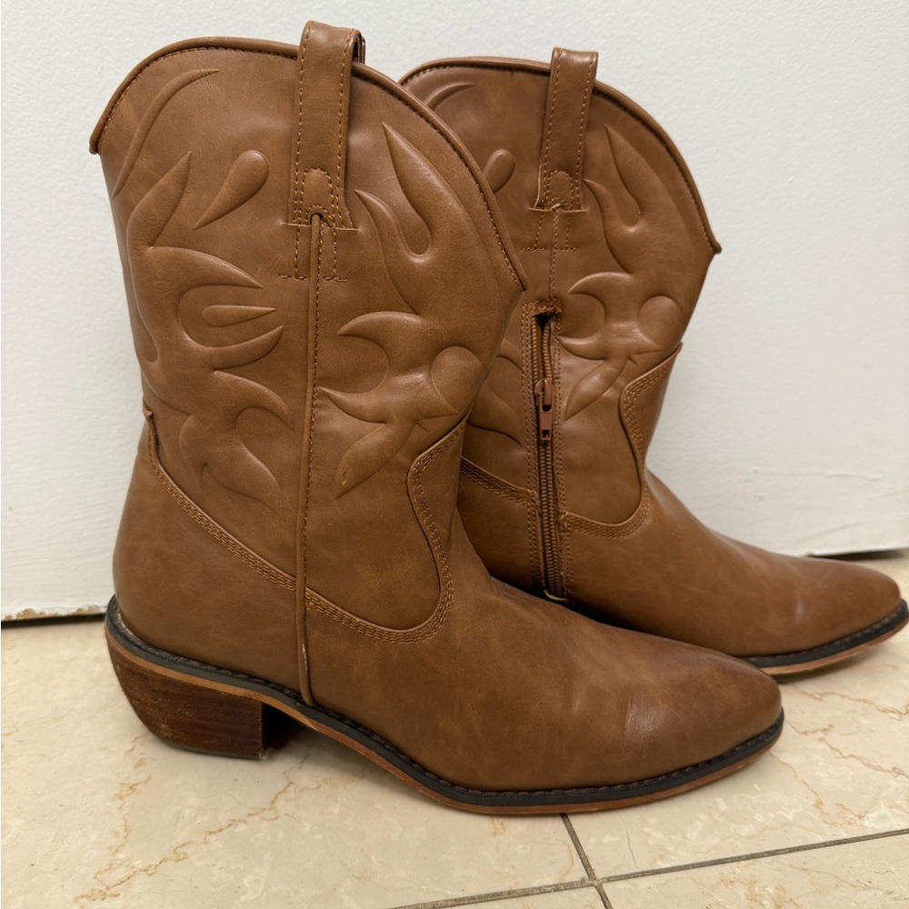 Women's Tan Western Boots